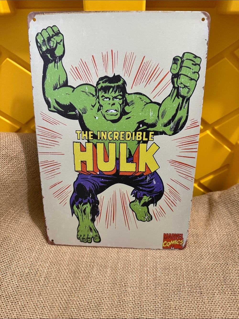 Marvel Comics The Incredible Hulk Vintage-Style Metal Sign - Green